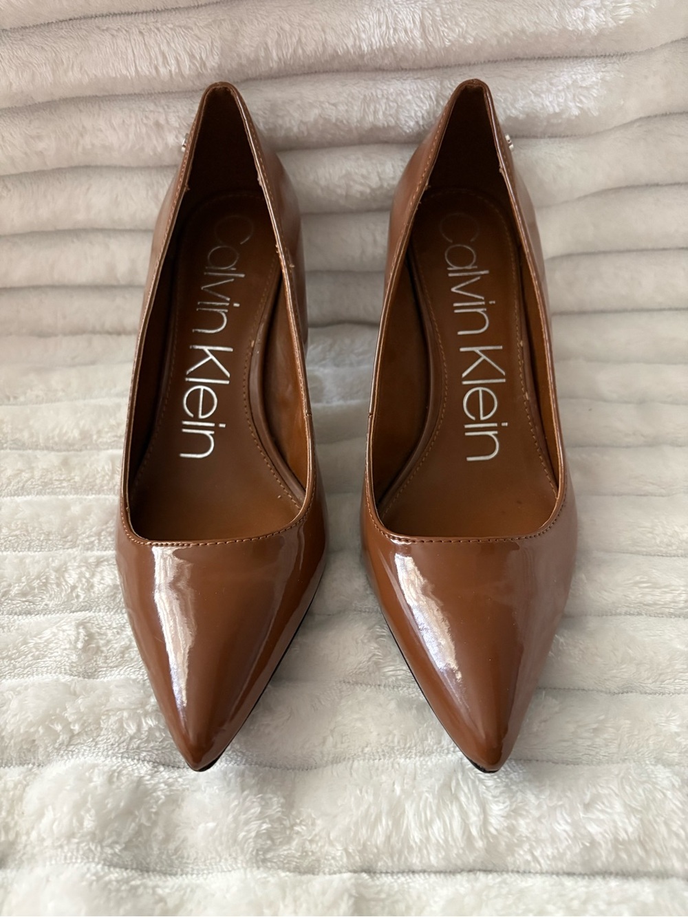 Calvin Klein Women's Tan Patent Pointed-Toe Heels 8M